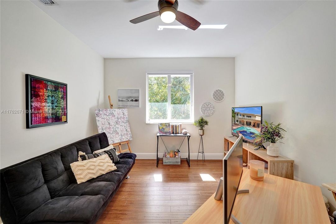 Недавно продано: $2,495,000 (6 спален, 4 ванн, 4736 Квадратных фут)