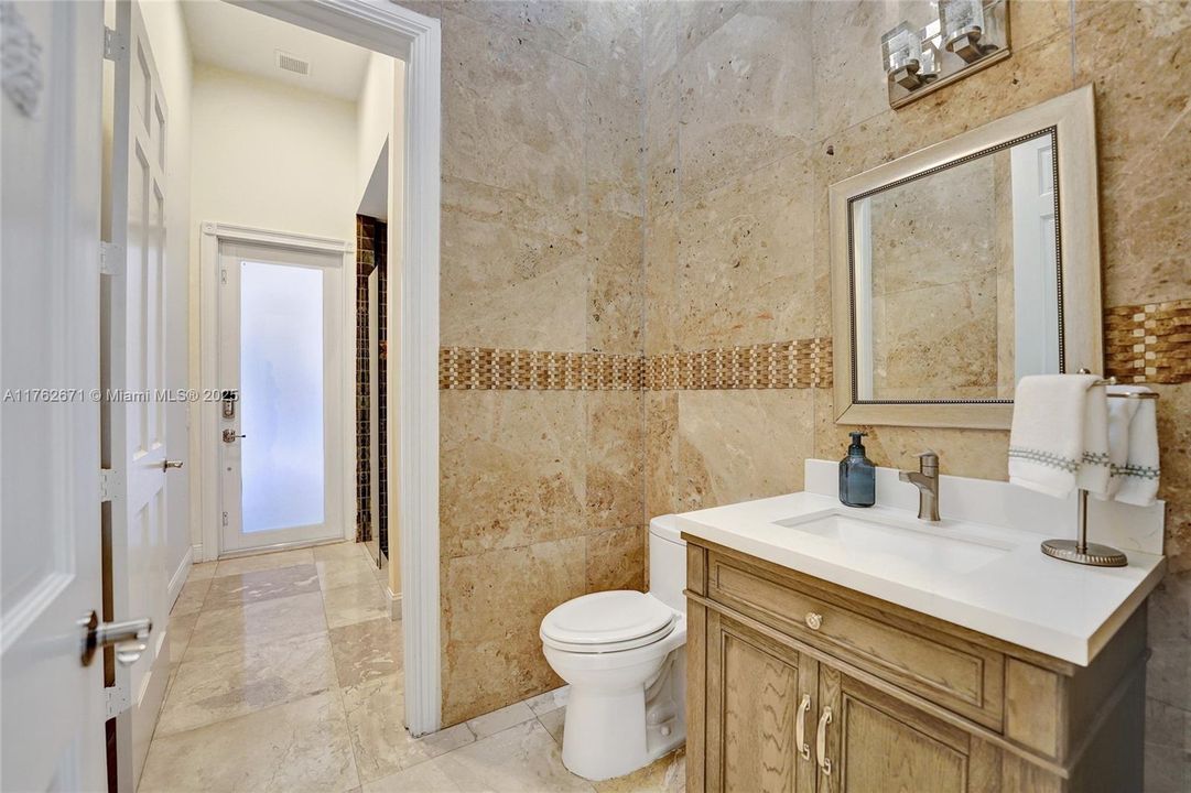 Недавно продано: $2,495,000 (6 спален, 4 ванн, 4736 Квадратных фут)