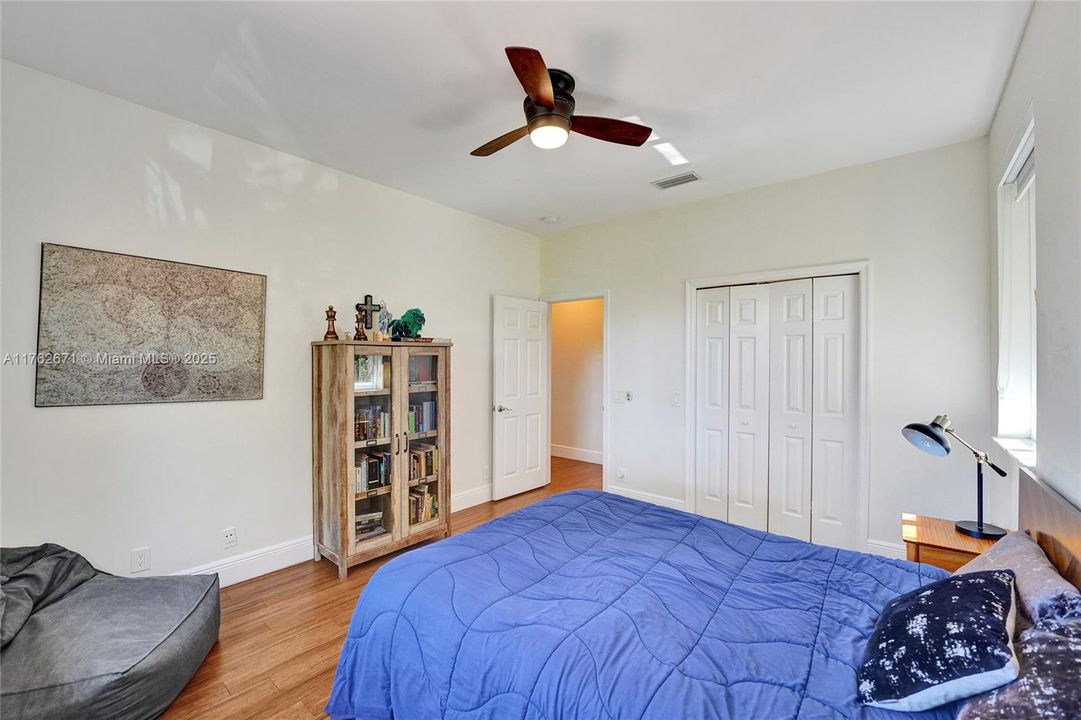 Недавно продано: $2,495,000 (6 спален, 4 ванн, 4736 Квадратных фут)