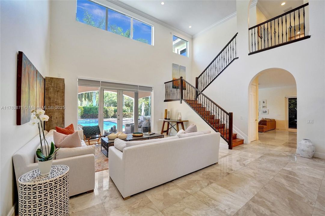 Недавно продано: $2,495,000 (6 спален, 4 ванн, 4736 Квадратных фут)