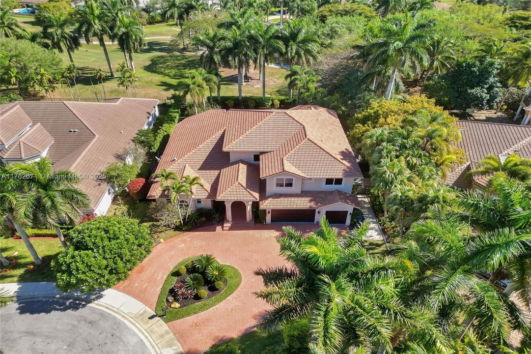 Недавно продано: $2,495,000 (6 спален, 4 ванн, 4736 Квадратных фут)