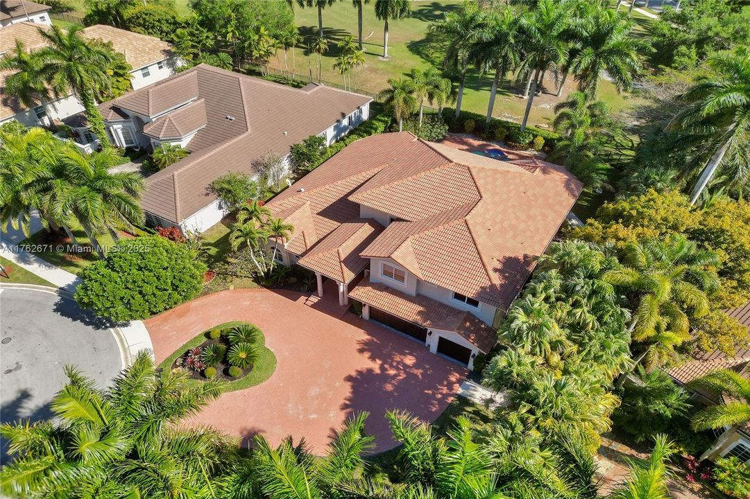 Недавно продано: $2,495,000 (6 спален, 4 ванн, 4736 Квадратных фут)