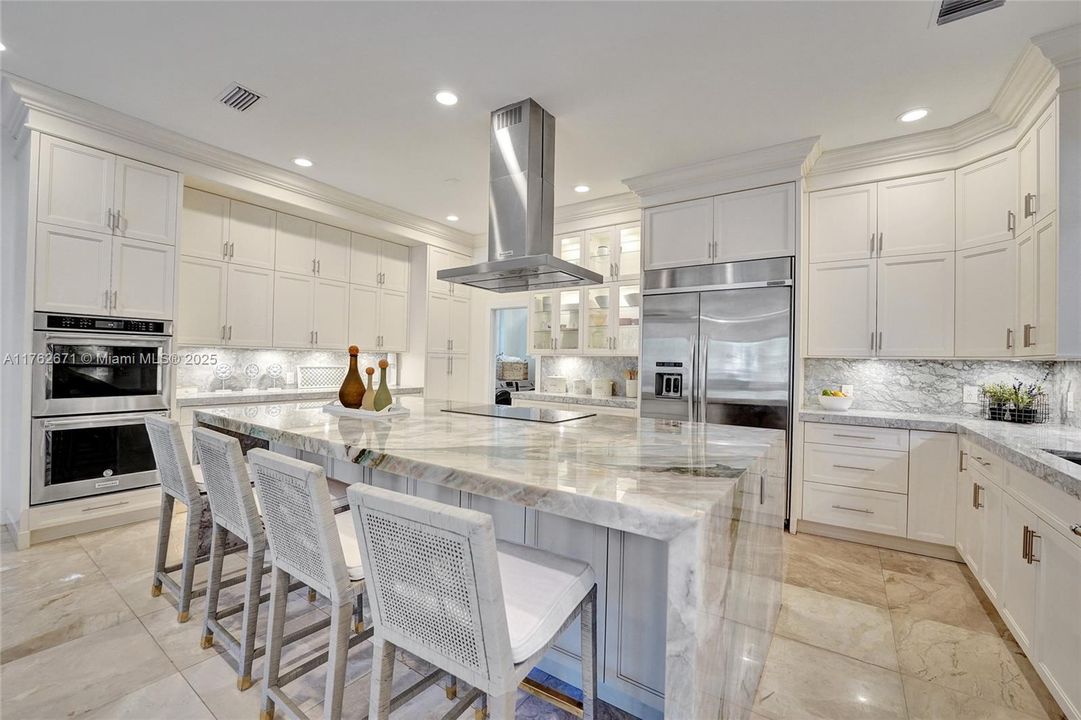 Недавно продано: $2,495,000 (6 спален, 4 ванн, 4736 Квадратных фут)