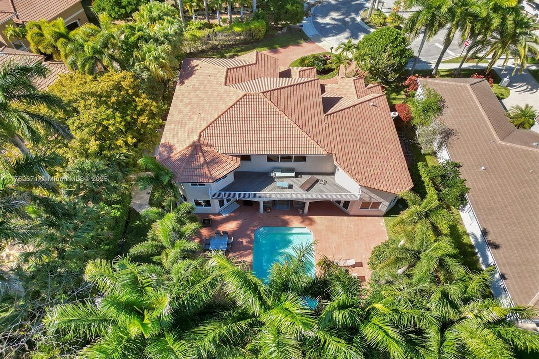 Недавно продано: $2,495,000 (6 спален, 4 ванн, 4736 Квадратных фут)