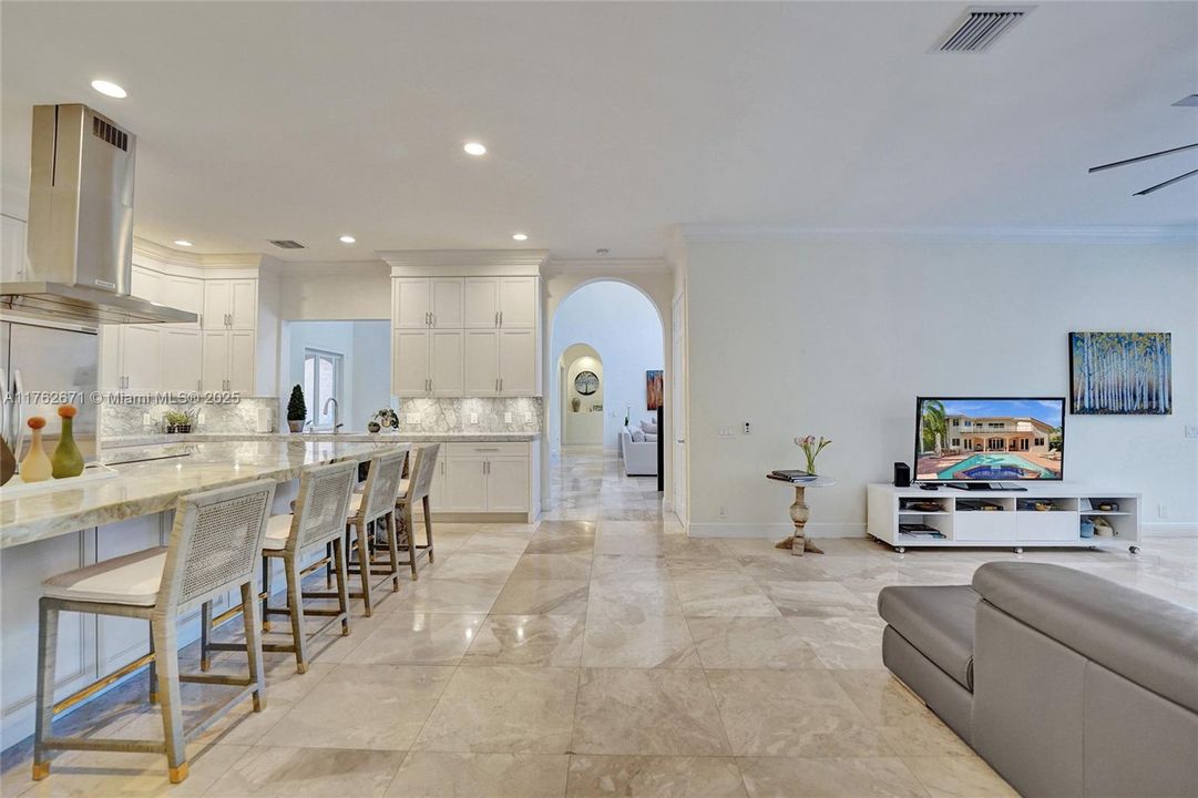 Недавно продано: $2,495,000 (6 спален, 4 ванн, 4736 Квадратных фут)