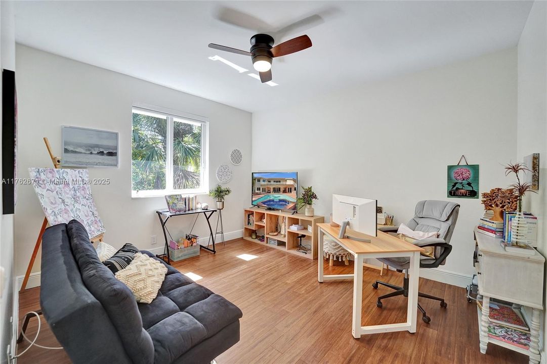 Недавно продано: $2,495,000 (6 спален, 4 ванн, 4736 Квадратных фут)