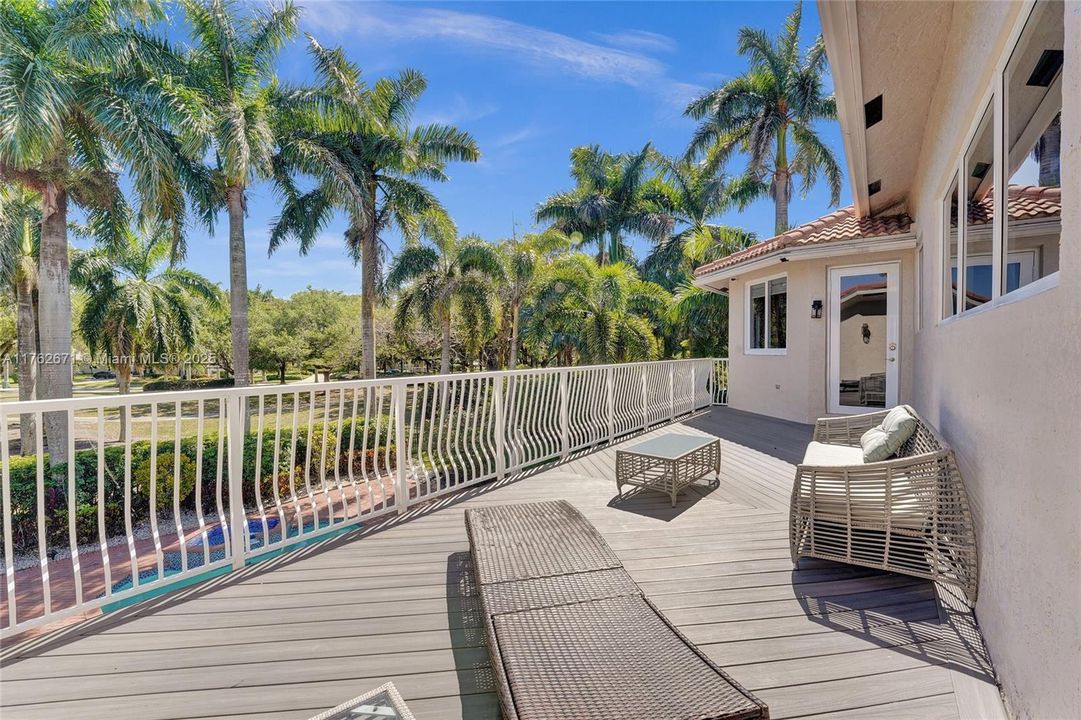 Недавно продано: $2,495,000 (6 спален, 4 ванн, 4736 Квадратных фут)