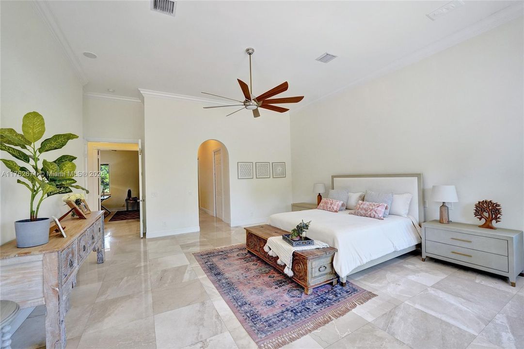 Недавно продано: $2,495,000 (6 спален, 4 ванн, 4736 Квадратных фут)