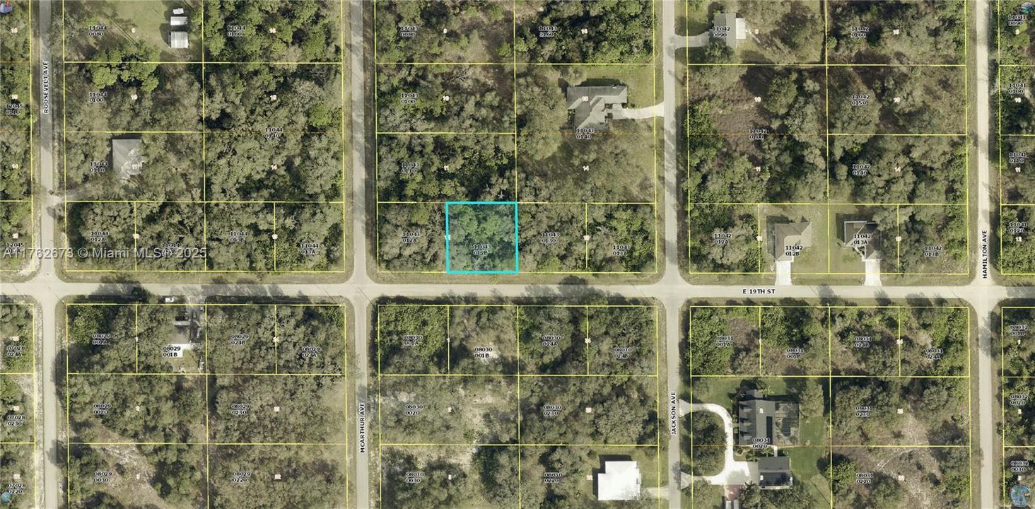 На продажу: $19,000 (0.25 acres)