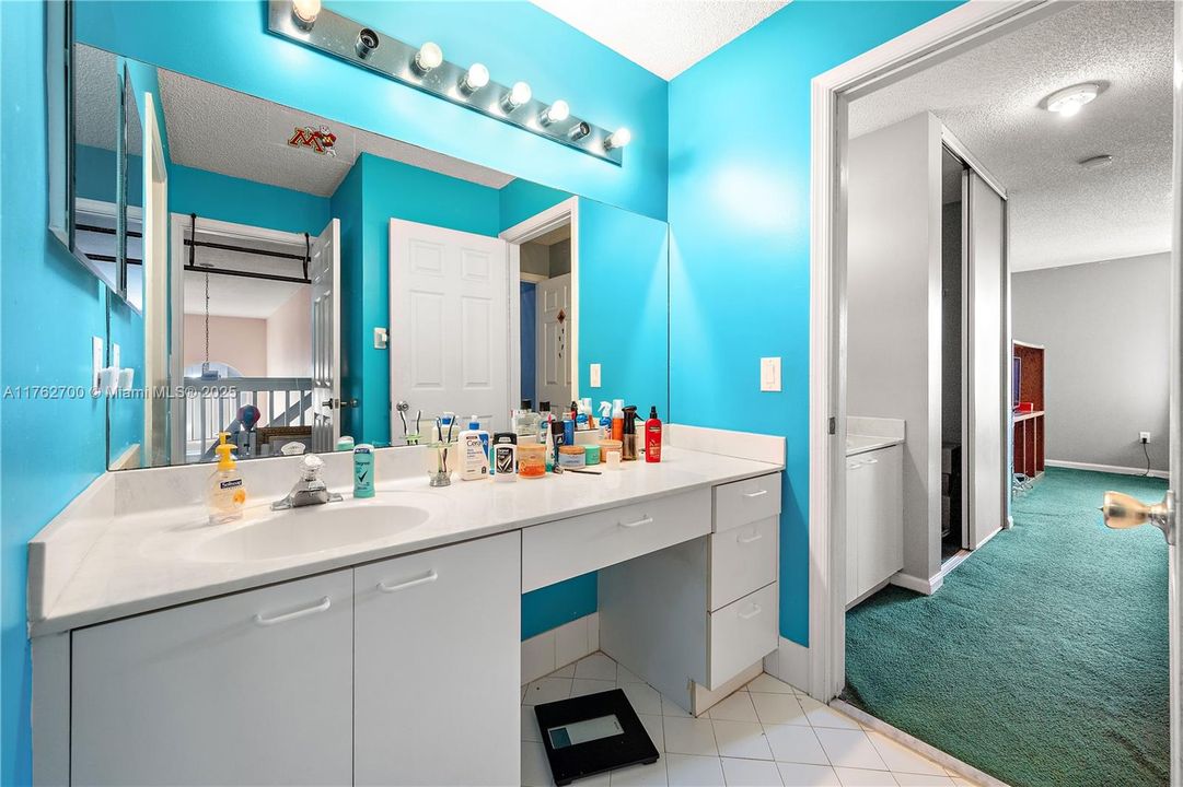 For Sale: $789,900 (5 beds, 3 baths, 2998 Square Feet)