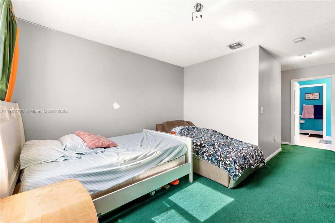 For Sale: $789,900 (5 beds, 3 baths, 2998 Square Feet)