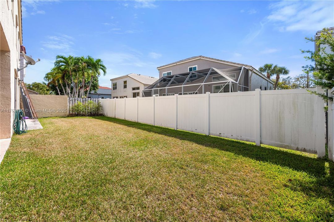 For Sale: $789,900 (5 beds, 3 baths, 2998 Square Feet)