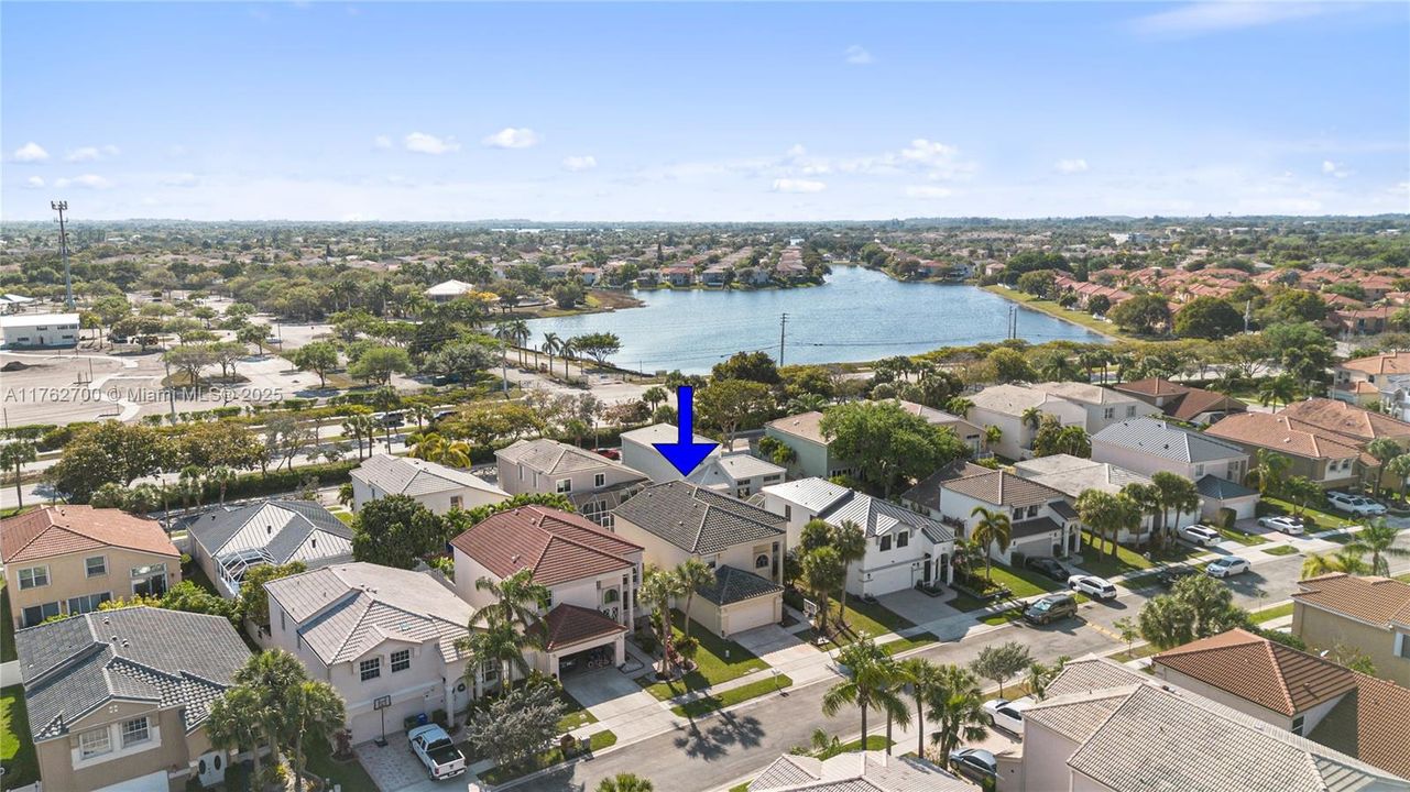 For Sale: $789,900 (5 beds, 3 baths, 2998 Square Feet)