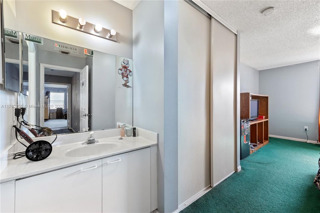 For Sale: $789,900 (5 beds, 3 baths, 2998 Square Feet)