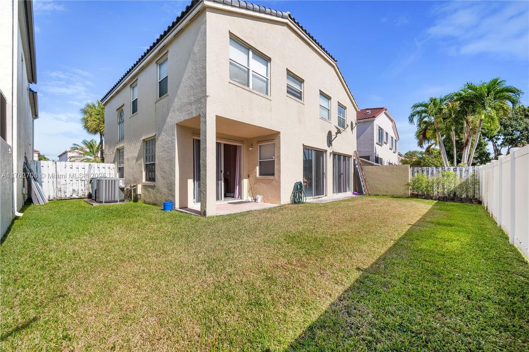 For Sale: $789,900 (5 beds, 3 baths, 2998 Square Feet)