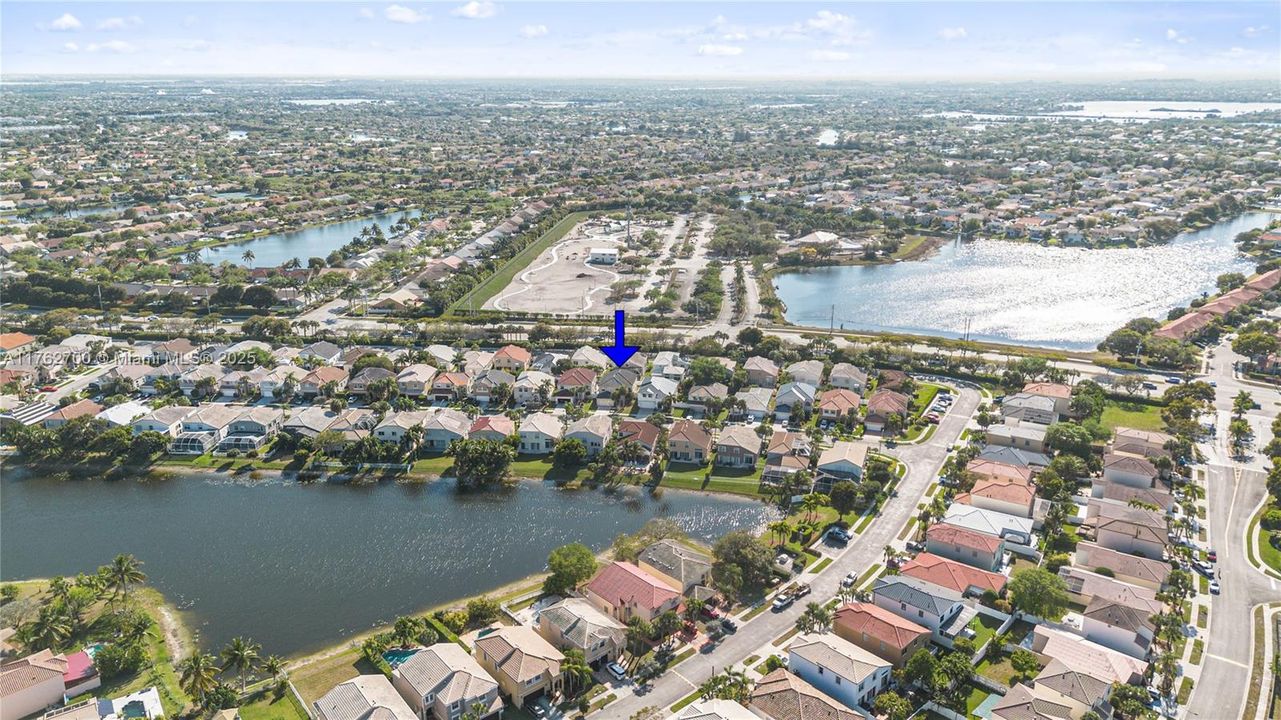 For Sale: $789,900 (5 beds, 3 baths, 2998 Square Feet)