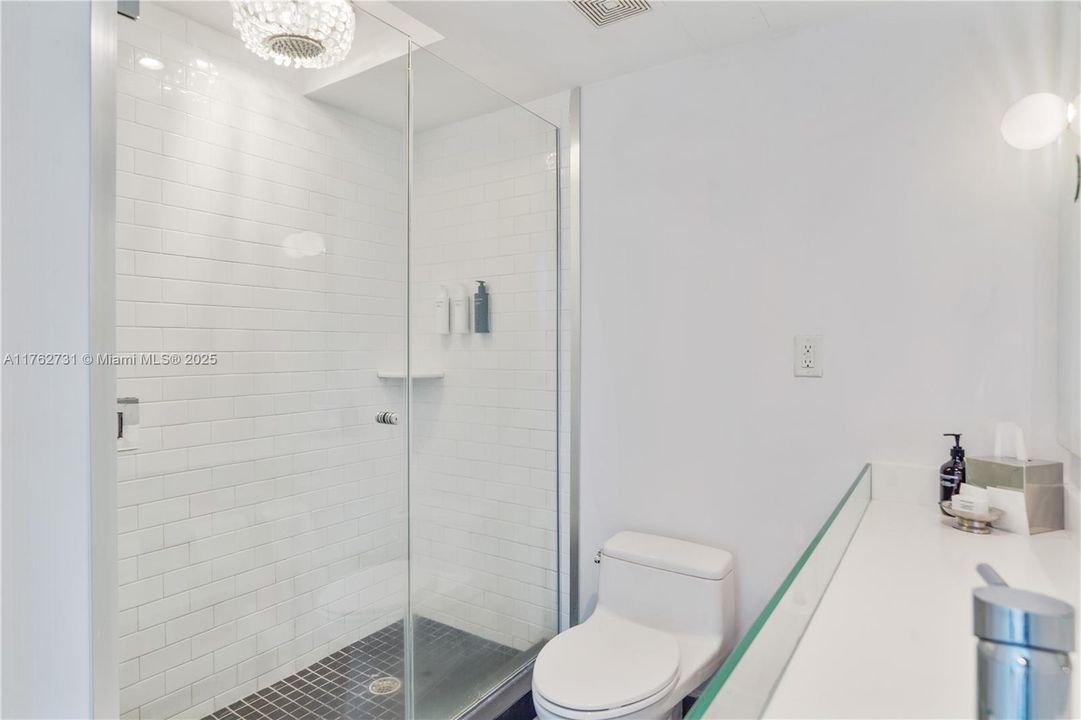 待售: $398,000 (0 贝兹, 1 浴室, 493 平方英尺)