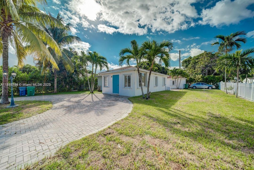 En Venta: $750,000 (3 camas, 2 baños, 1037 Pies cuadrados)