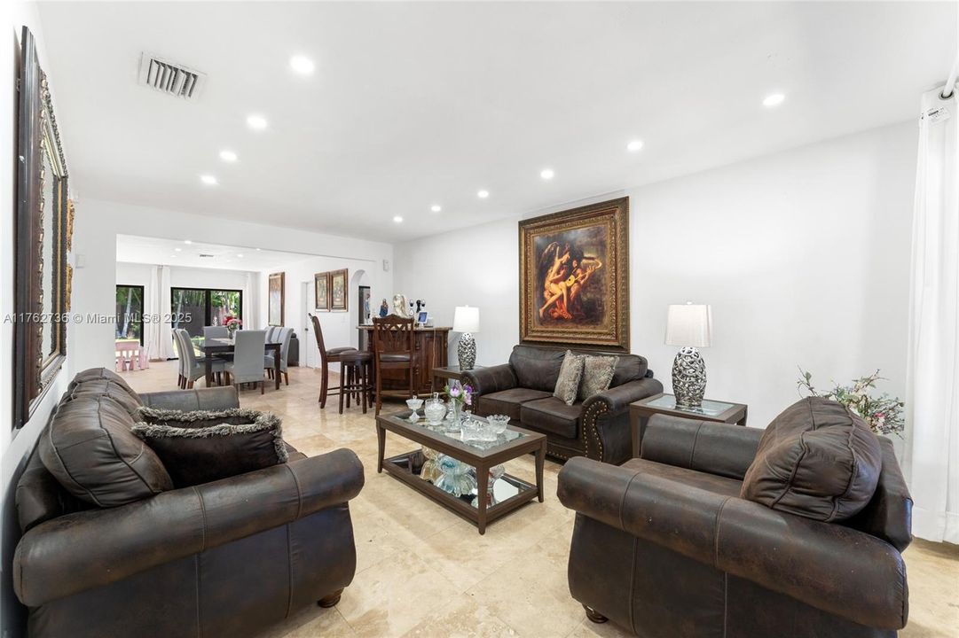 На продажу: $1,900,000 (4 спален, 2 ванн, 0 Квадратных фут)