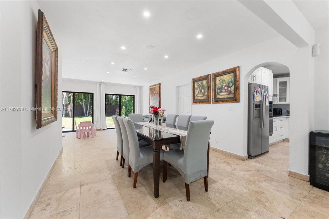 На продажу: $1,900,000 (4 спален, 2 ванн, 0 Квадратных фут)