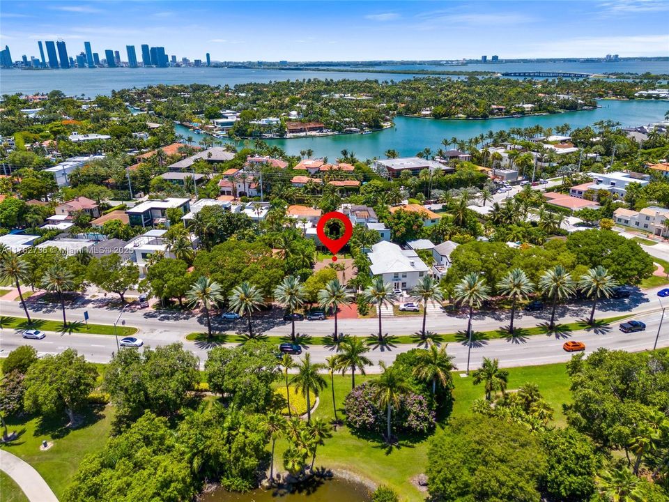 На продажу: $1,900,000 (4 спален, 2 ванн, 0 Квадратных фут)