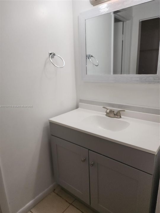 待售: $259,900 (2 贝兹, 2 浴室, 1113 平方英尺)