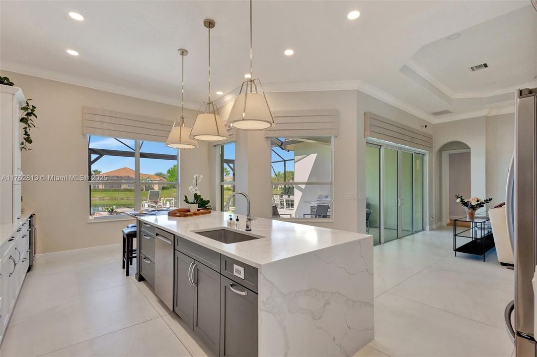 Recently Sold: $819,900 (3 beds, 3 baths, 2733 Square Feet)