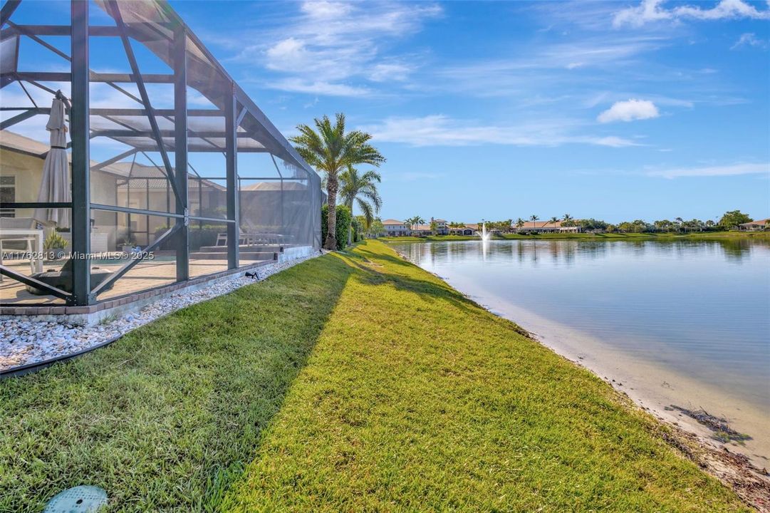 Recently Sold: $819,900 (3 beds, 3 baths, 2733 Square Feet)