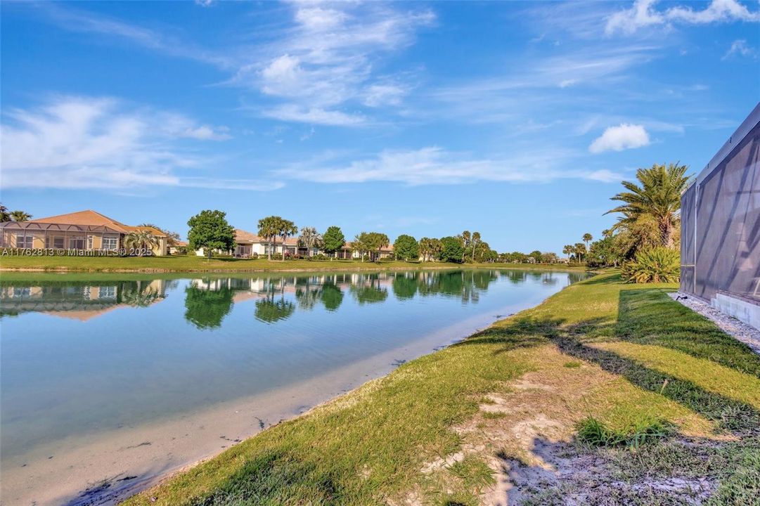 Recently Sold: $819,900 (3 beds, 3 baths, 2733 Square Feet)