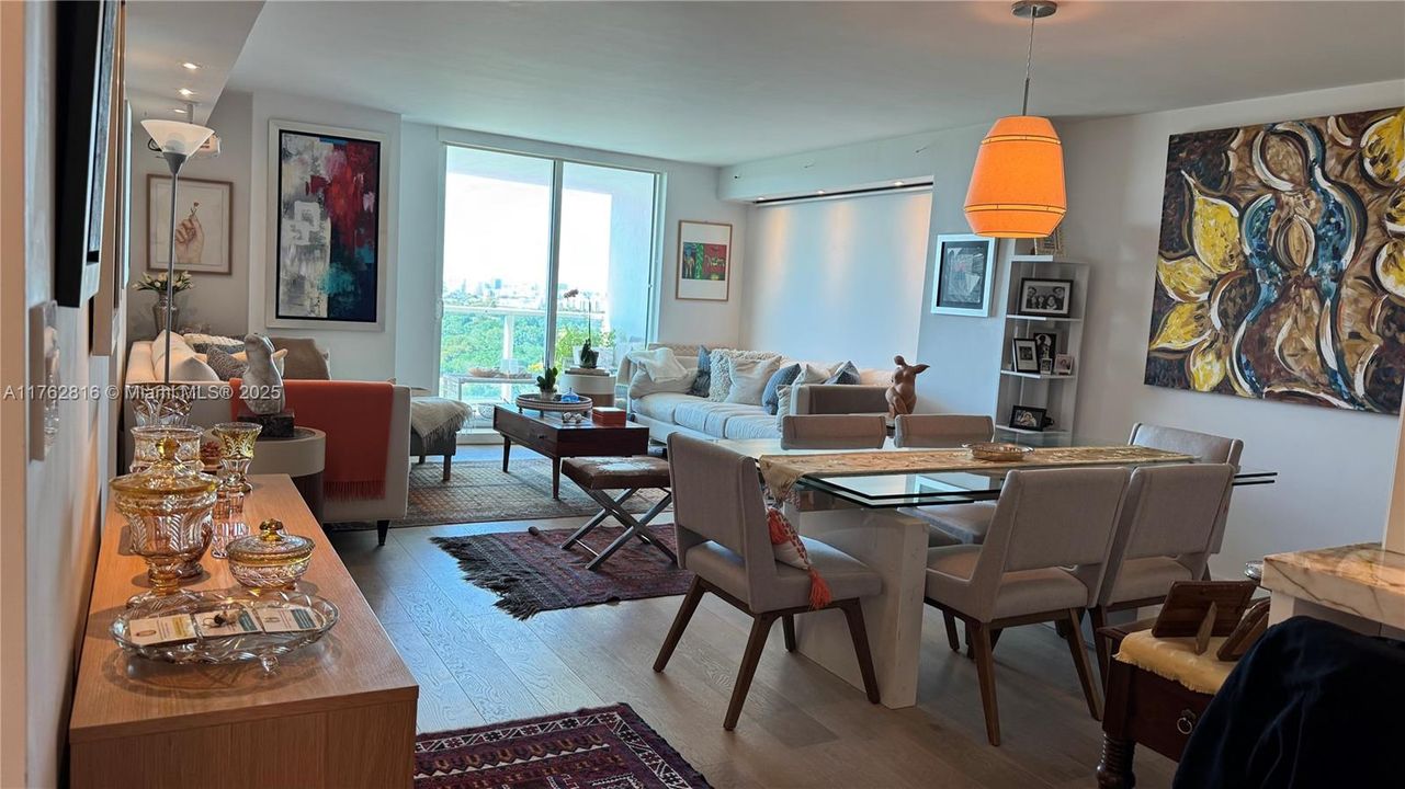 Недавно продано: $885,000 (2 спален, 2 ванн, 1367 Квадратных фут)