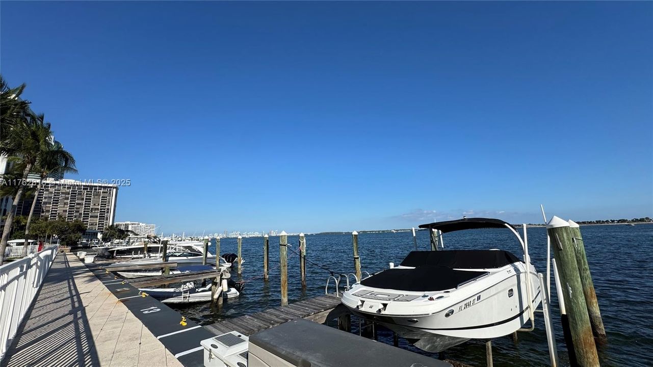 Недавно продано: $885,000 (2 спален, 2 ванн, 1367 Квадратных фут)