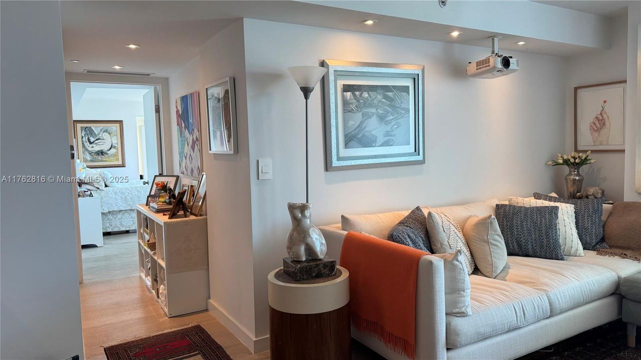 Недавно продано: $885,000 (2 спален, 2 ванн, 1367 Квадратных фут)