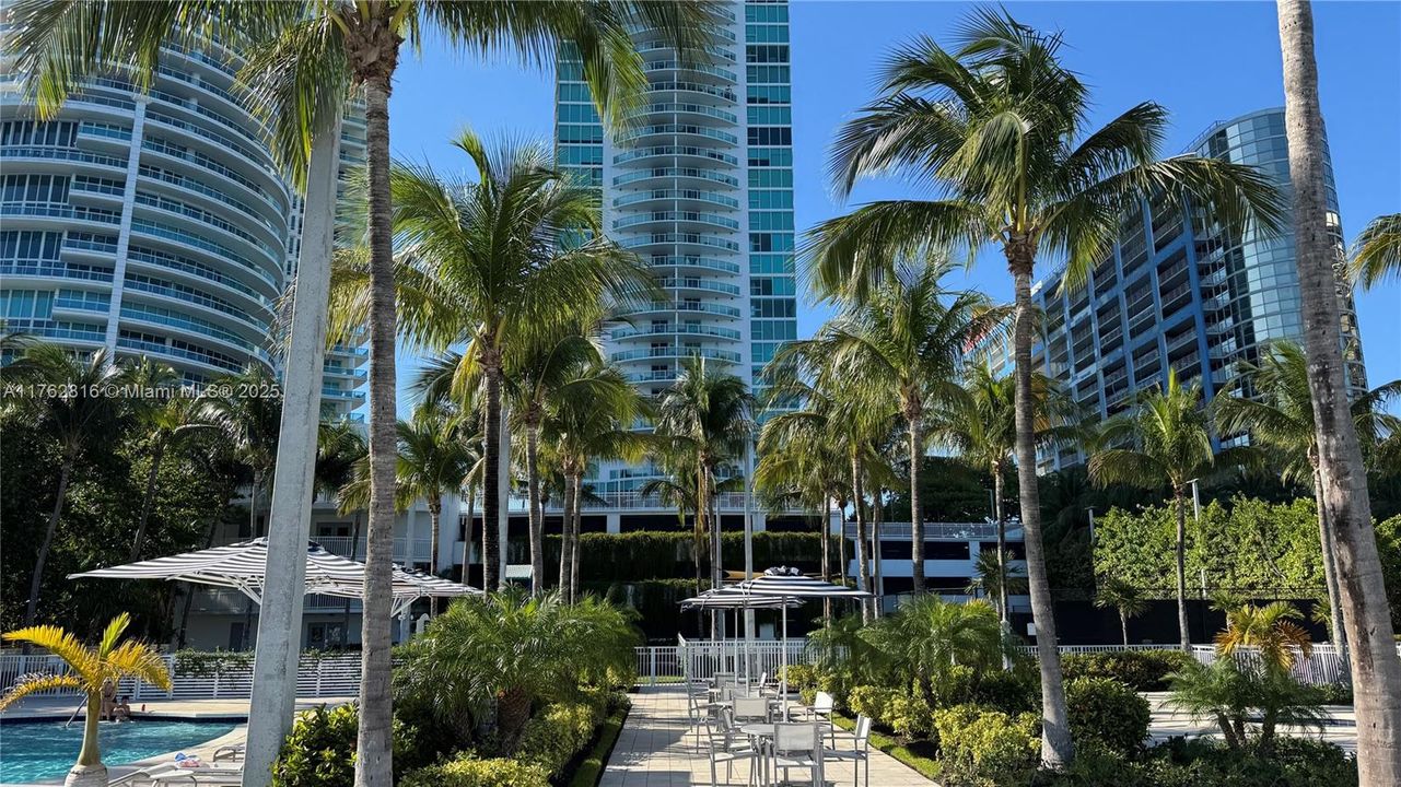 Недавно продано: $885,000 (2 спален, 2 ванн, 1367 Квадратных фут)