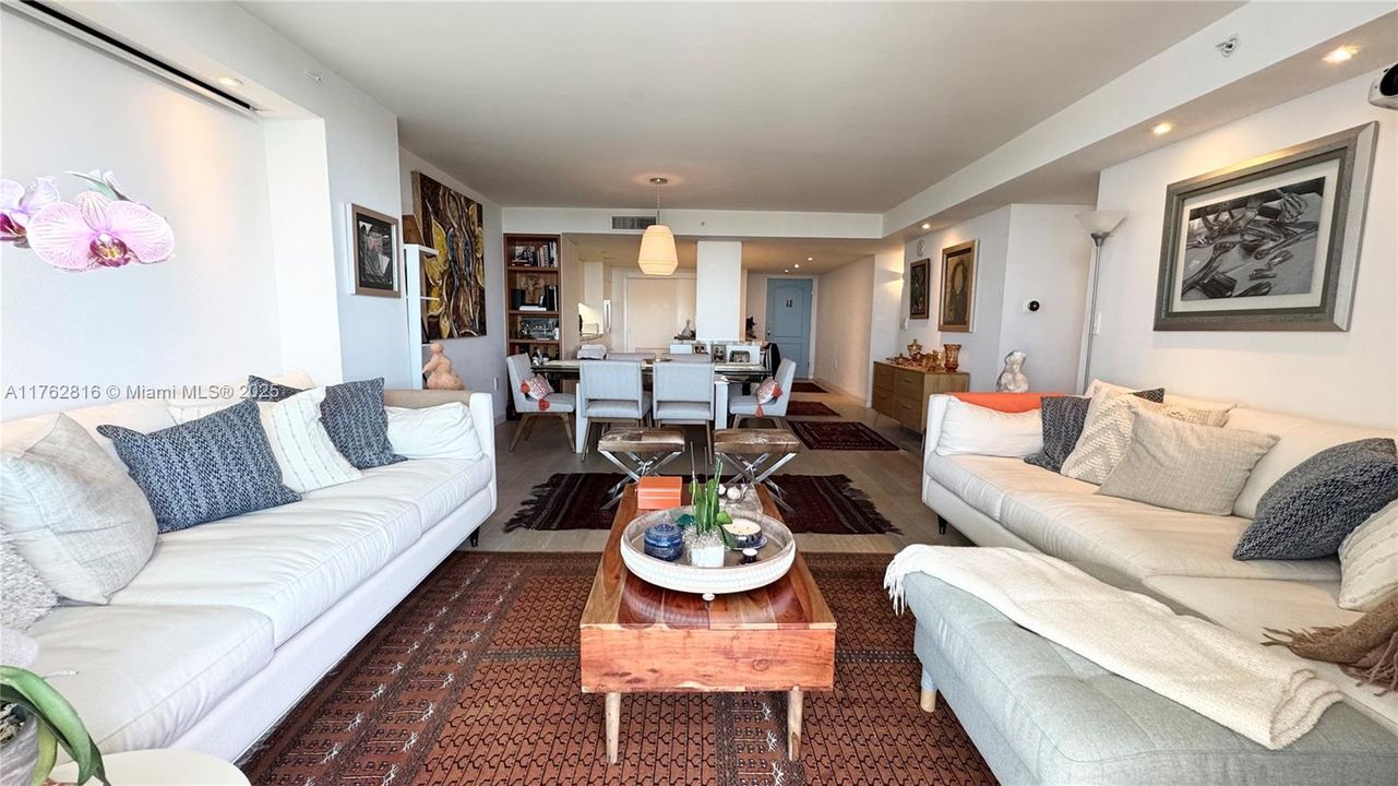 Недавно продано: $885,000 (2 спален, 2 ванн, 1367 Квадратных фут)