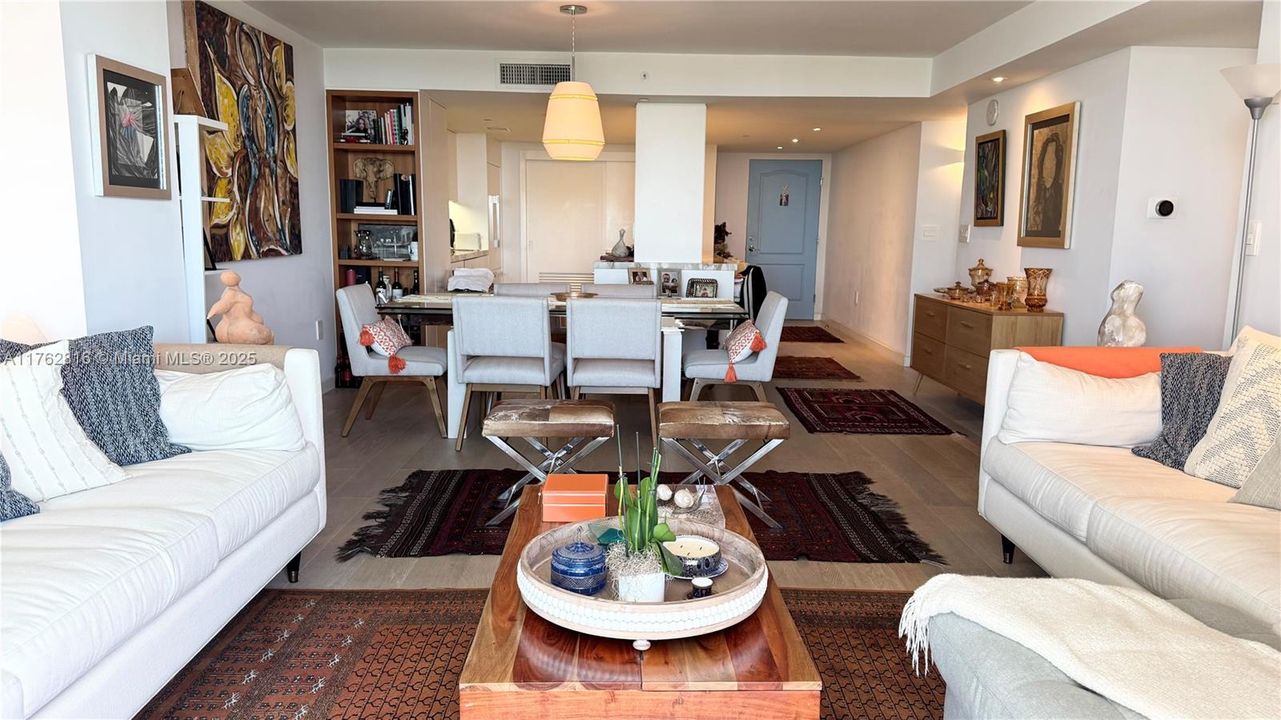 Недавно продано: $885,000 (2 спален, 2 ванн, 1367 Квадратных фут)