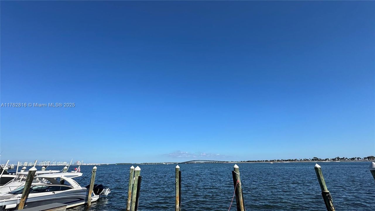 Недавно продано: $885,000 (2 спален, 2 ванн, 1367 Квадратных фут)