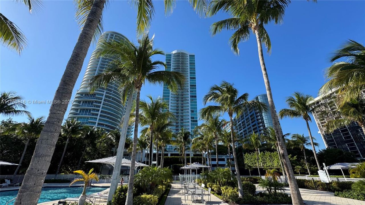 Недавно продано: $885,000 (2 спален, 2 ванн, 1367 Квадратных фут)