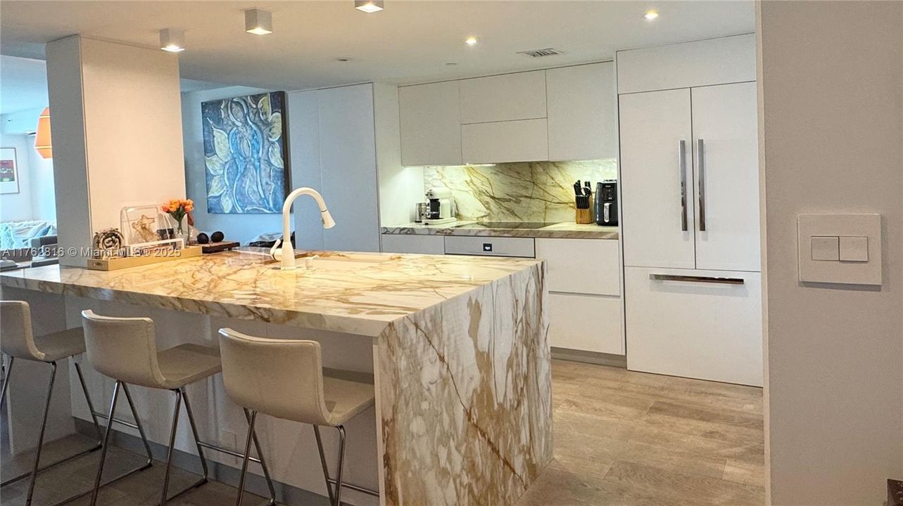 Недавно продано: $885,000 (2 спален, 2 ванн, 1367 Квадратных фут)