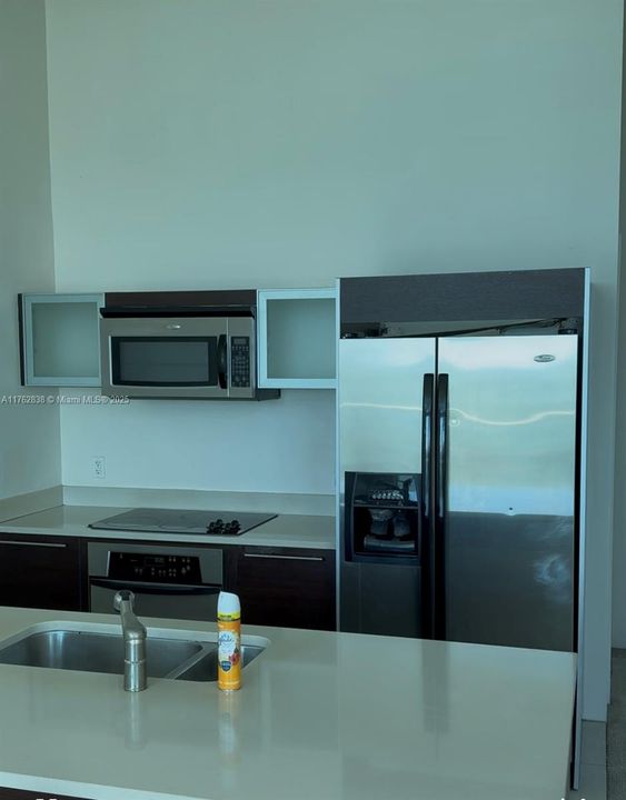 最近租的: $2,750 (1 贝兹, 1 浴室, 816 平方英尺)