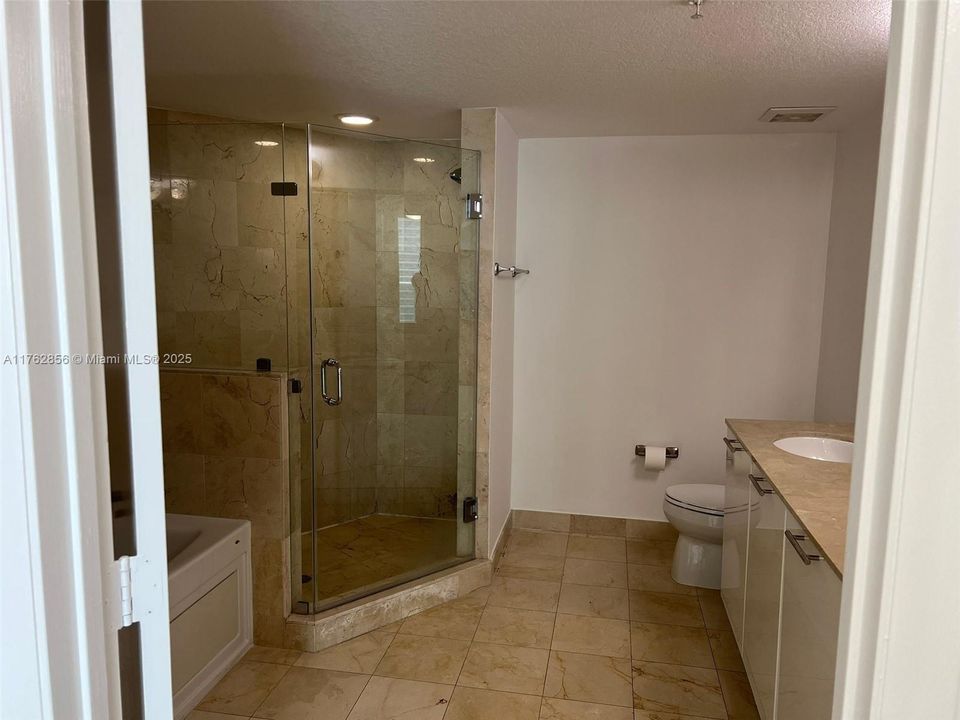 En Venta: $1,499,000 (3 camas, 3 baños, 2189 Pies cuadrados)