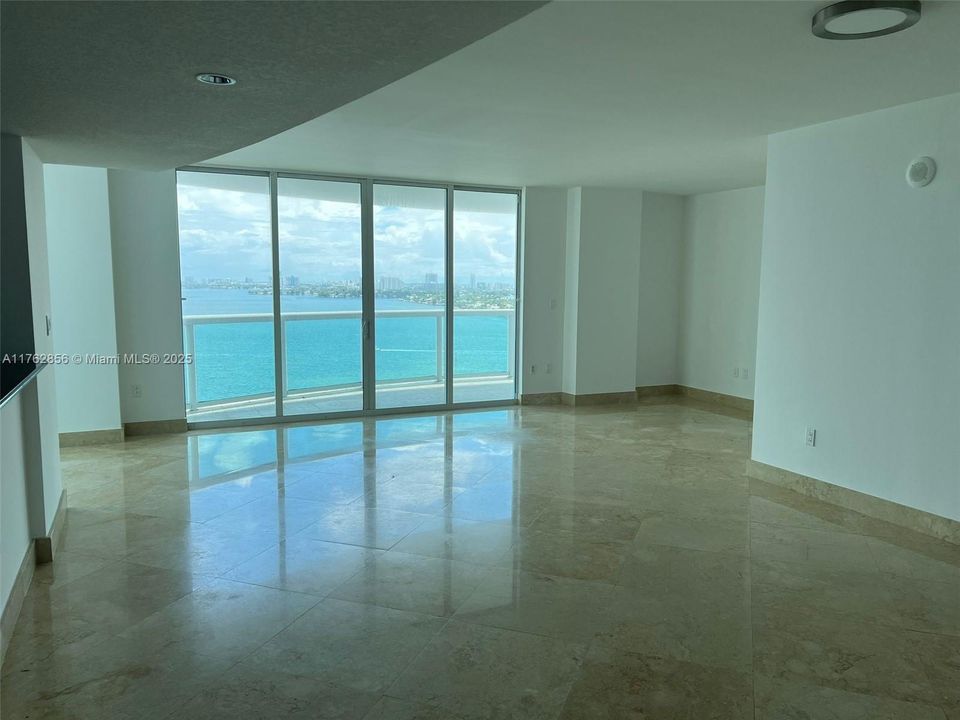 En Venta: $1,499,000 (3 camas, 3 baños, 2189 Pies cuadrados)