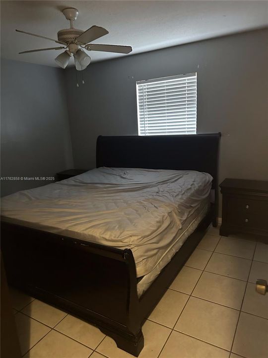 最近售出: $180,000 (2 贝兹, 3 浴室, 1235 平方英尺)