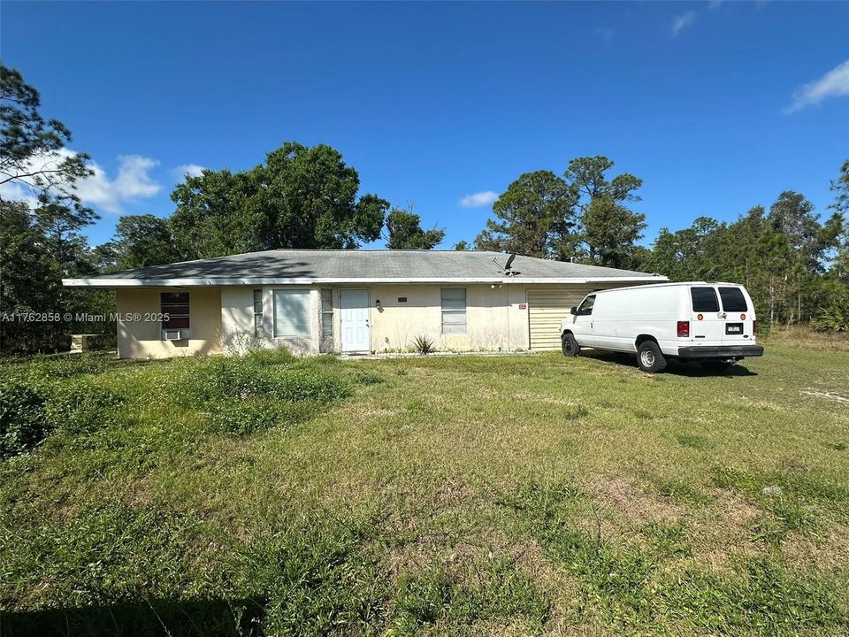 最近售出: $180,000 (2 贝兹, 3 浴室, 1235 平方英尺)