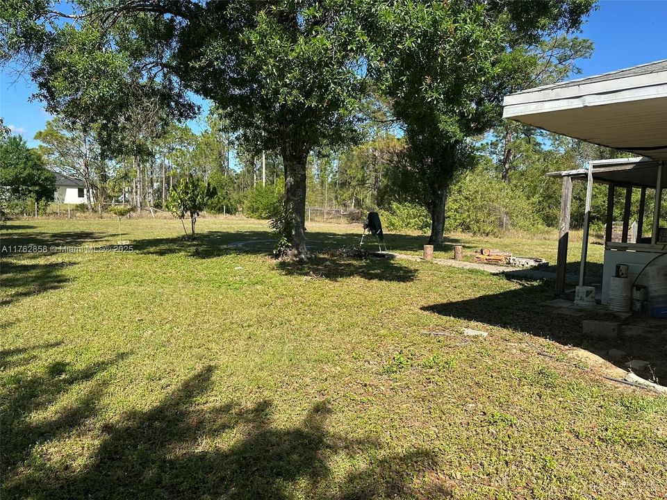 最近售出: $180,000 (2 贝兹, 3 浴室, 1235 平方英尺)