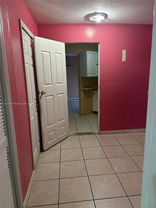 最近售出: $180,000 (2 贝兹, 3 浴室, 1235 平方英尺)