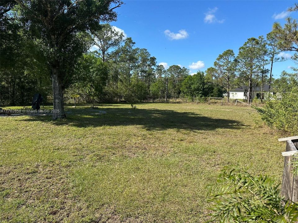 最近售出: $180,000 (2 贝兹, 3 浴室, 1235 平方英尺)