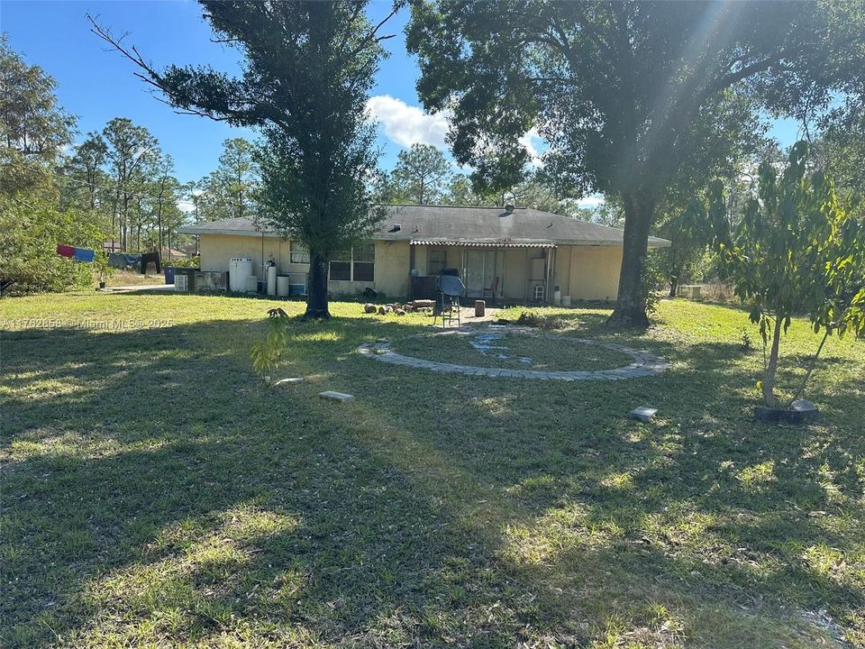 最近售出: $180,000 (2 贝兹, 3 浴室, 1235 平方英尺)