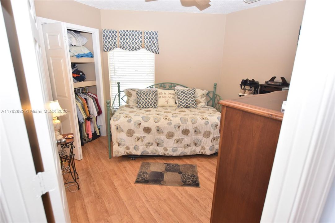 最近售出: $605,000 (2 贝兹, 2 浴室, 1032 平方英尺)