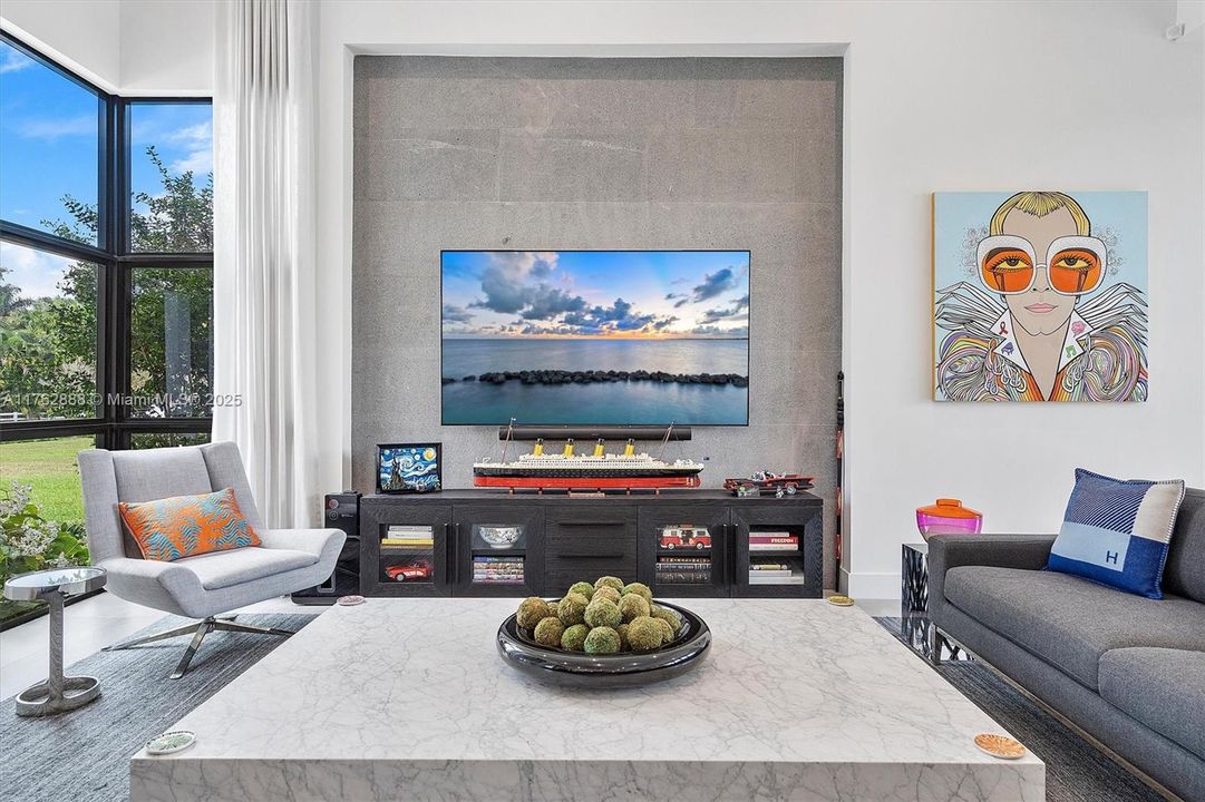 最近售出: $5,995,000 (4 贝兹, 4 浴室, 4589 平方英尺)