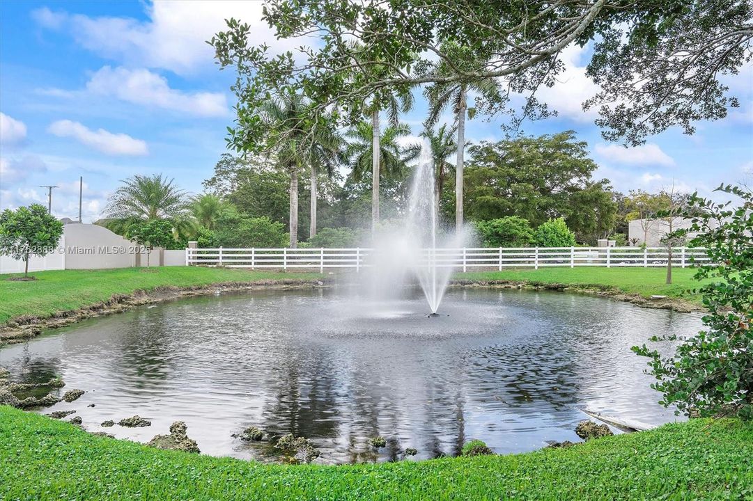 最近售出: $5,995,000 (4 贝兹, 4 浴室, 4589 平方英尺)